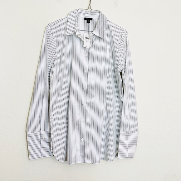 NWT Ann Taylor Factory Long Sleeve Button Shirt Size Medium Color Blue/White - Picture 1 of 6